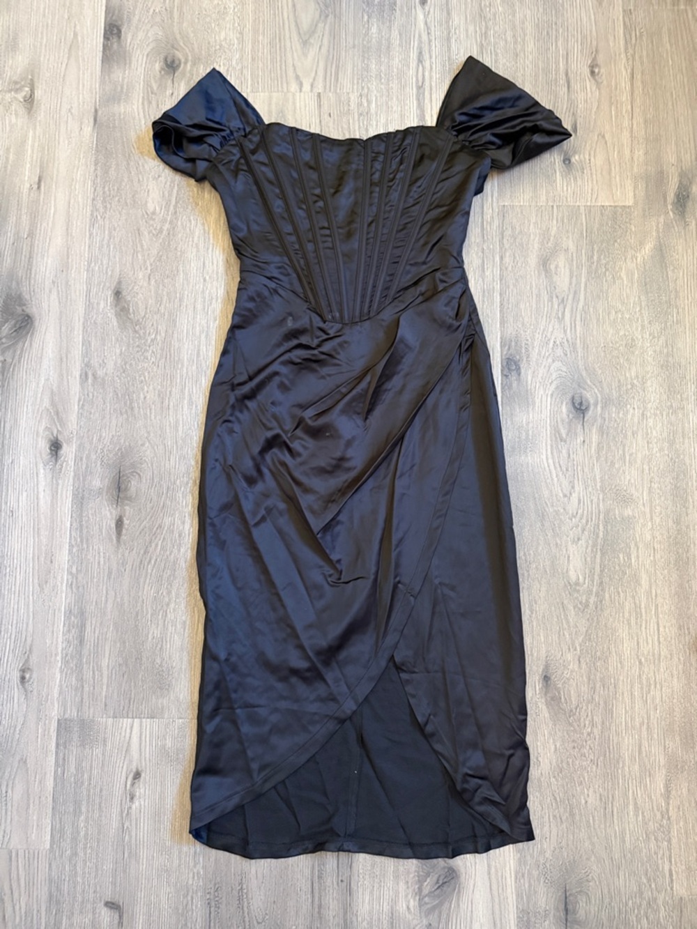 Classic Black Off-Shoulder Midi Dress - Picture 8 of 11